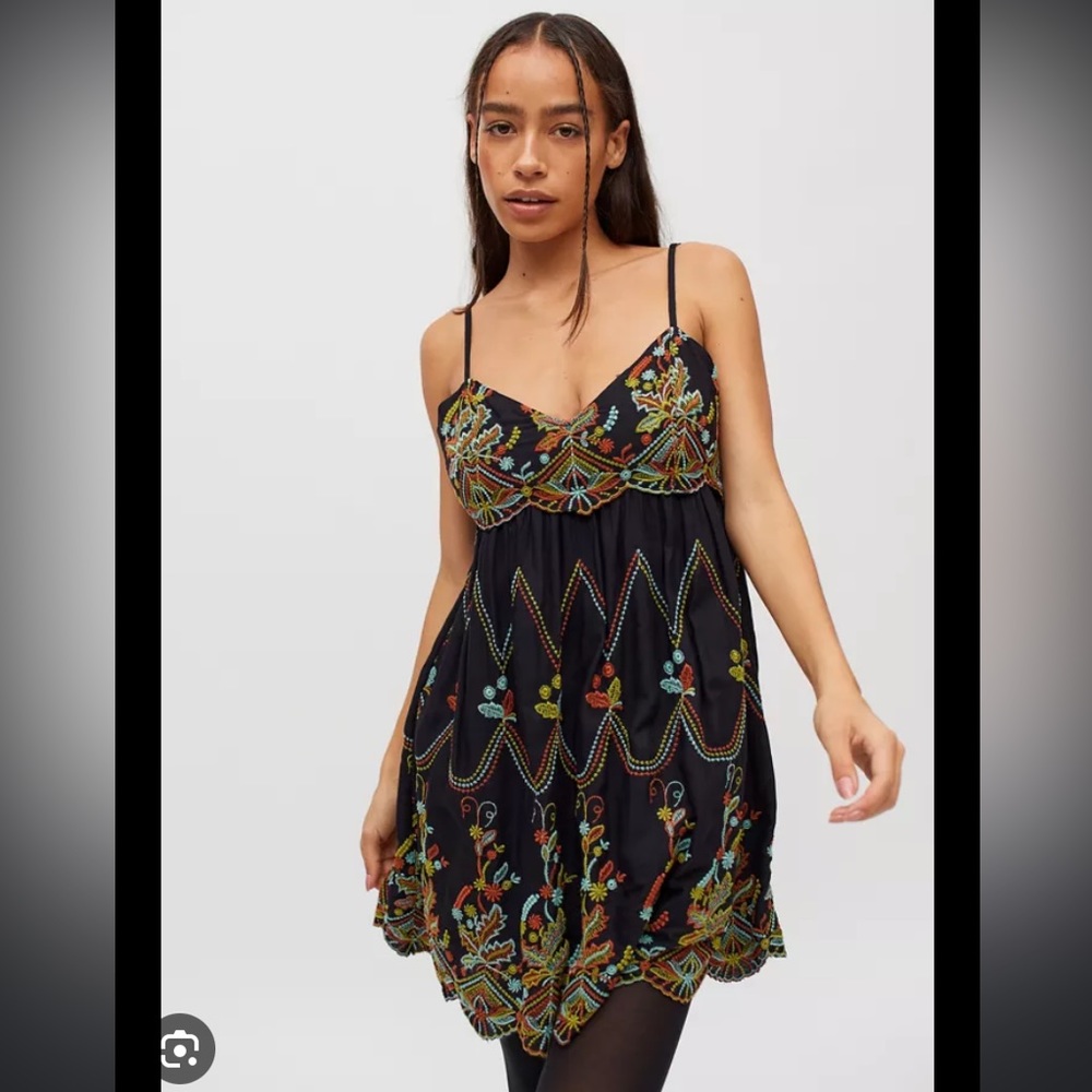 XS Urban Outfitters Jamie Embroider Babydoll Dress